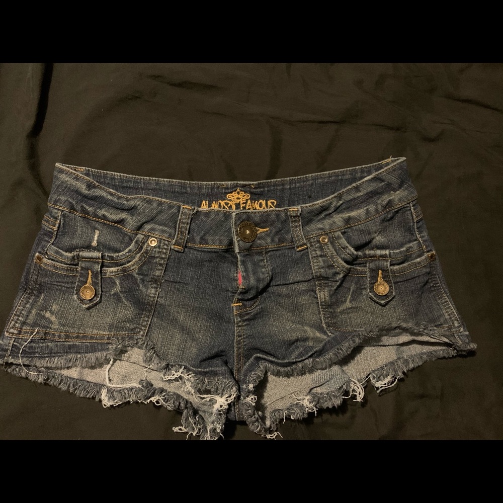 Women’s Almost famous shorts